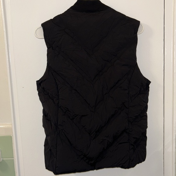 Size M puffer vest from Athleta - Picture 3 of 7